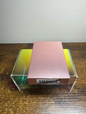 Patrick ta Major Glow Creme & Powder Light Reflecting Translucent Highlighter